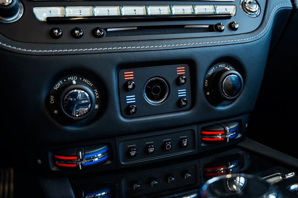 Rolls-Royce Dawn 2019