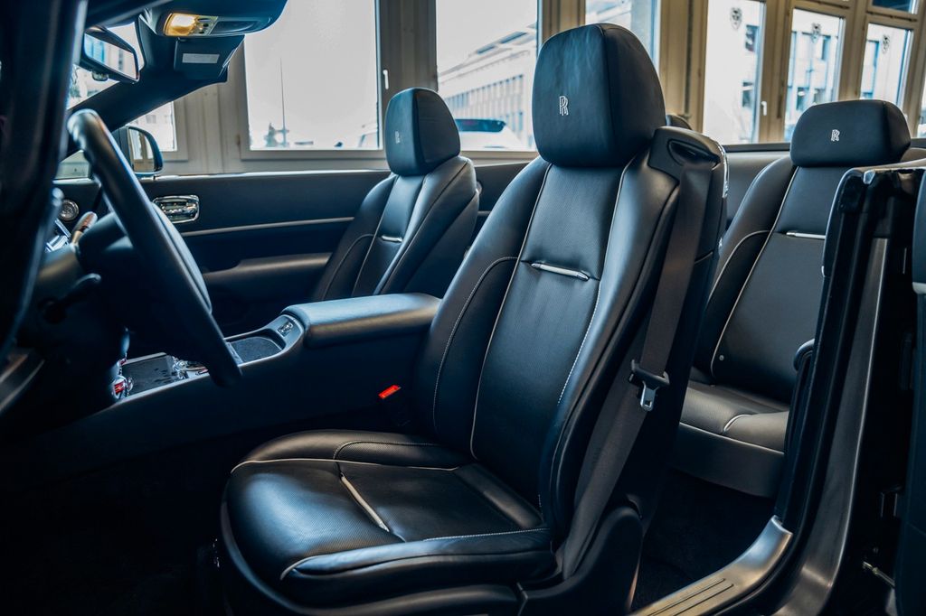 Rolls-Royce Dawn 2019