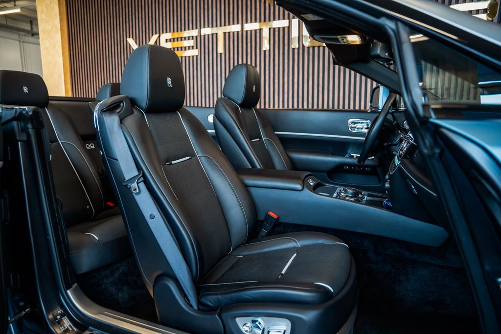 Rolls-Royce Dawn 2019