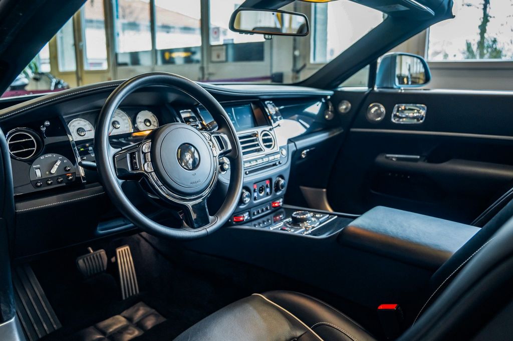 Rolls-Royce Dawn 2019