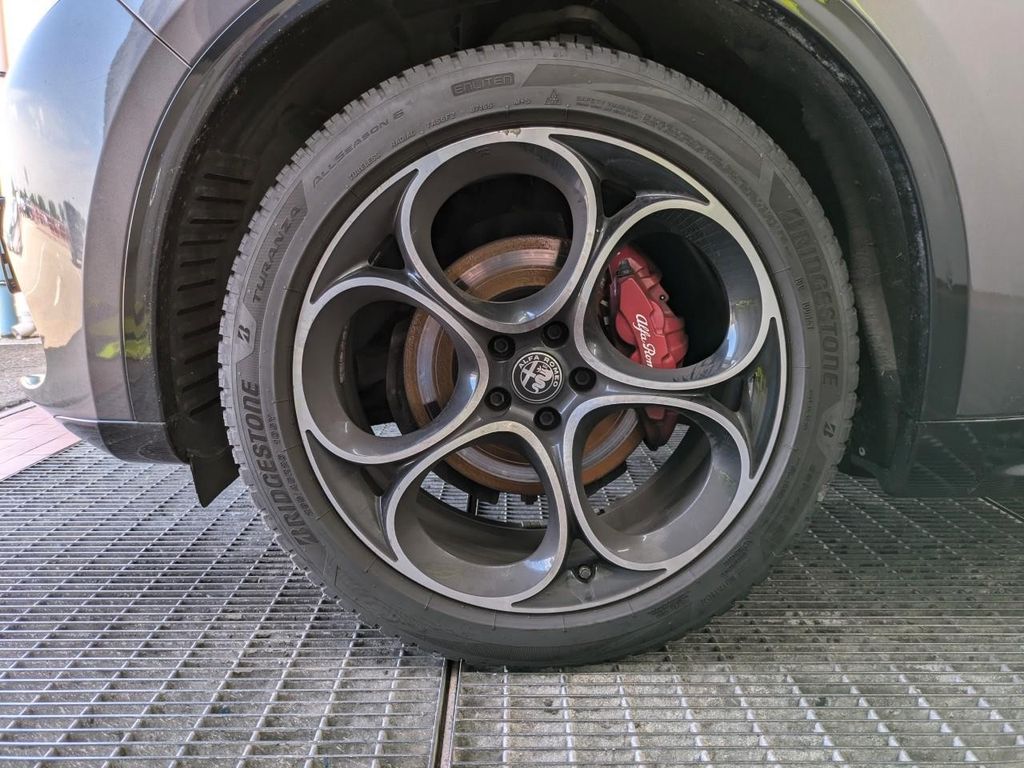 Alfa Romeo Stelvio 2024