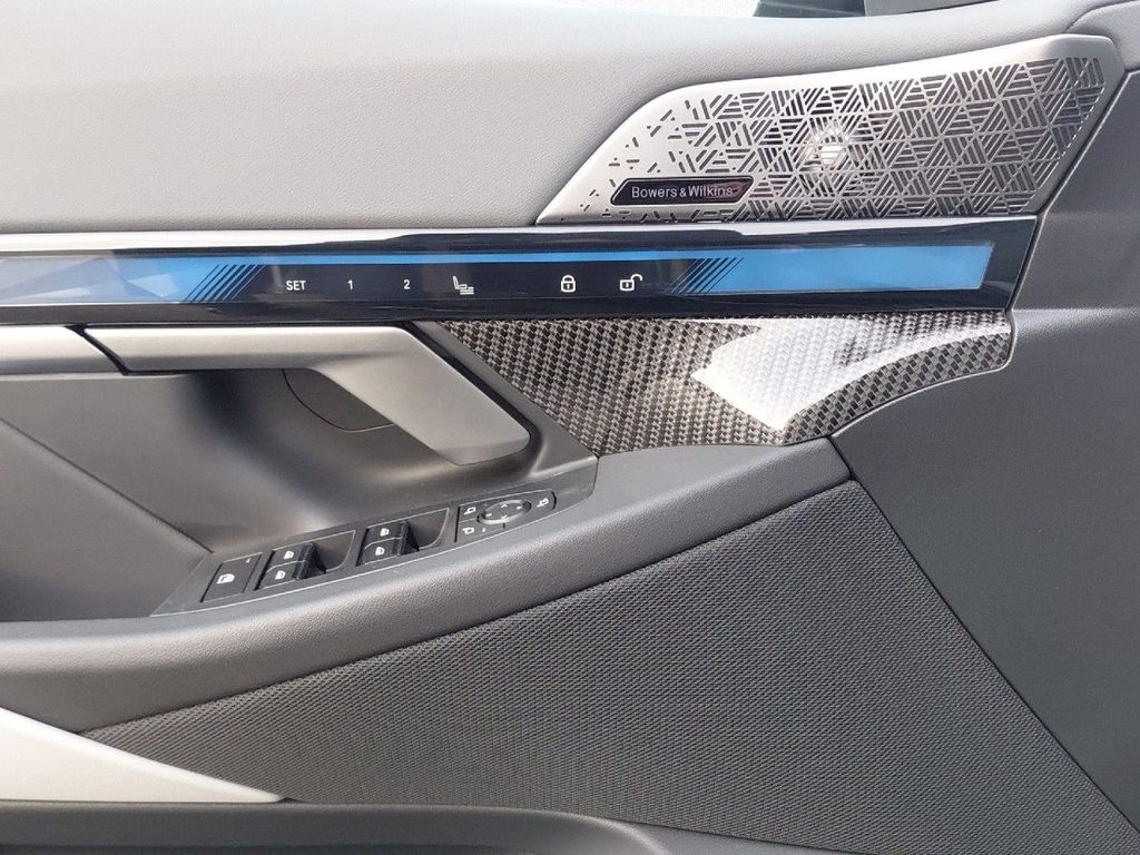 BMW i5 2024