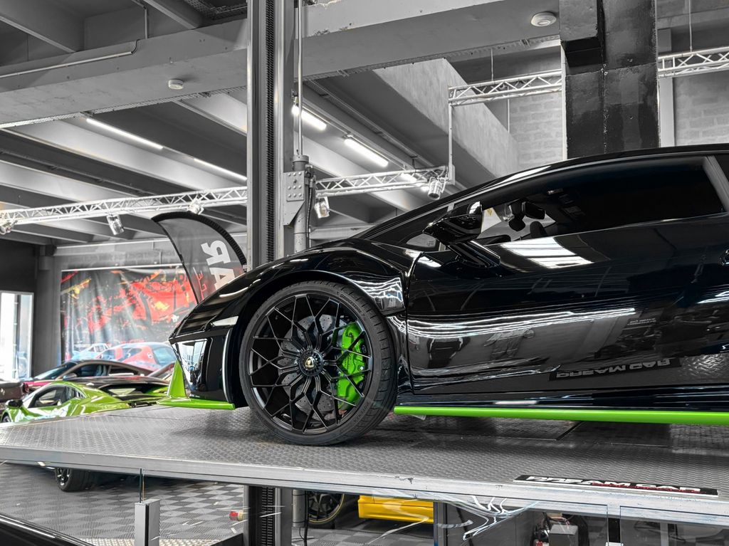 Lamborghini Huracán 2021