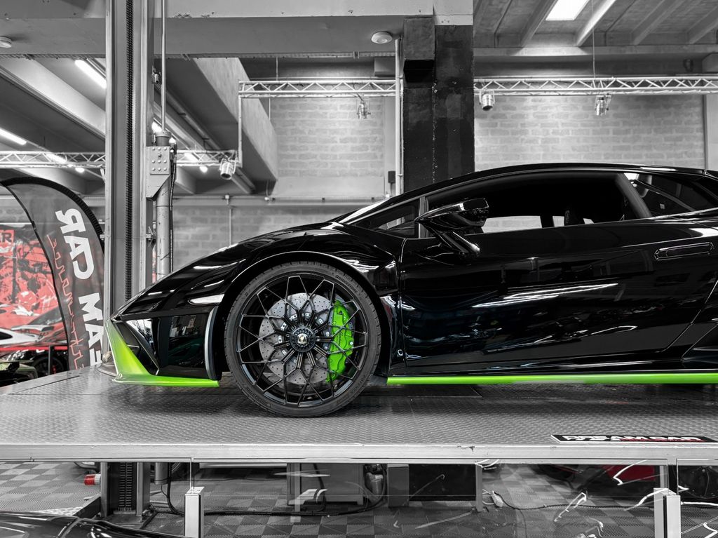 Lamborghini Huracán 2021