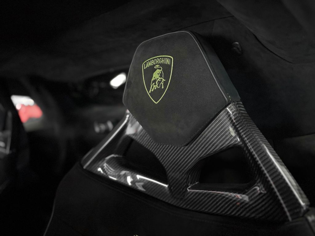 Lamborghini Huracán 2021