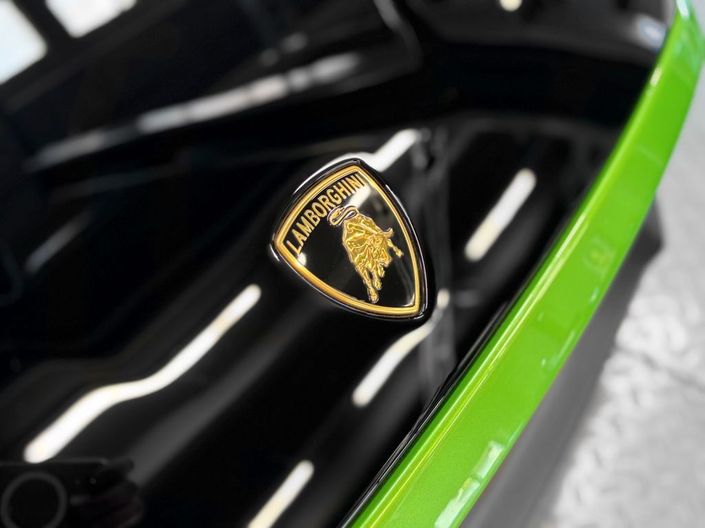 Lamborghini Huracán 2021