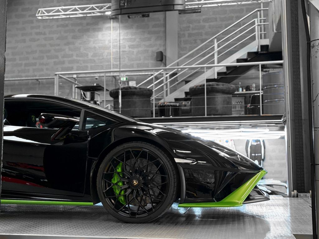 Lamborghini Huracán 2021