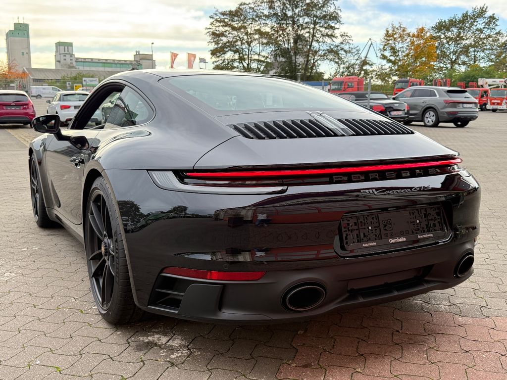 Porsche 992 2025