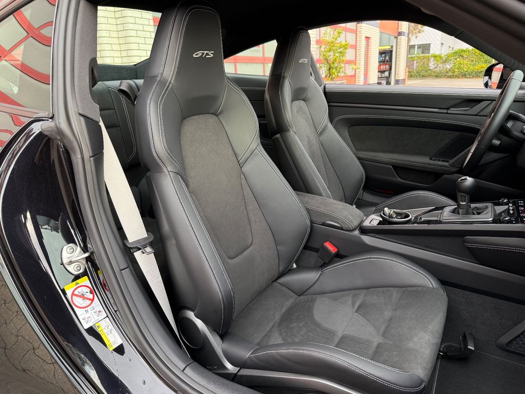 Porsche 992 2025