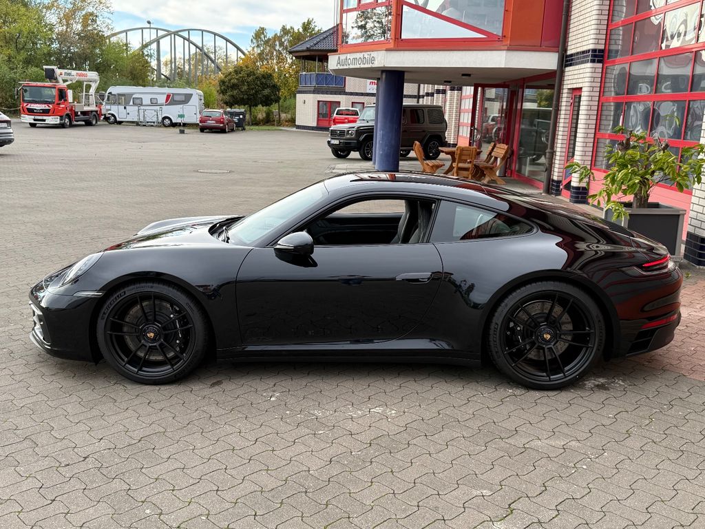Porsche 992 2025
