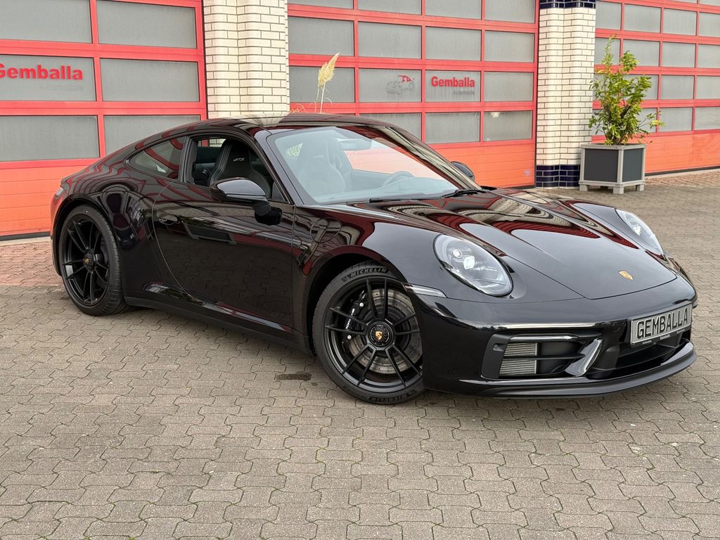 Porsche 992 2025