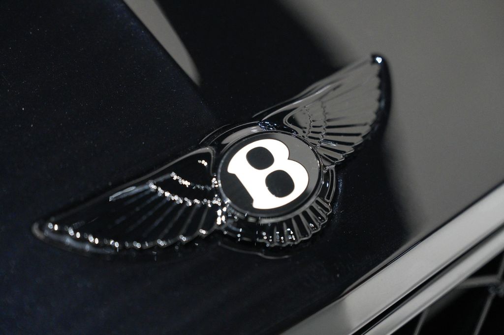 Bentley Continental GTC 2025