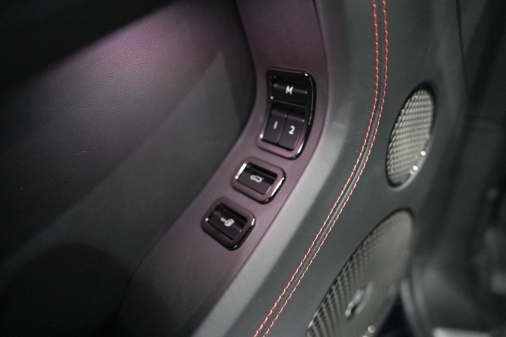 Bentley Continental GTC 2025