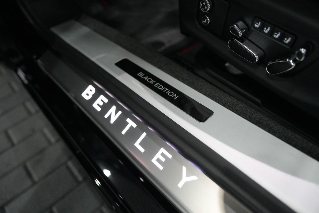 Bentley Continental GTC 2025