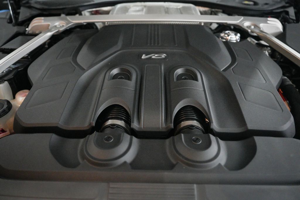 Bentley Continental GTC 2025