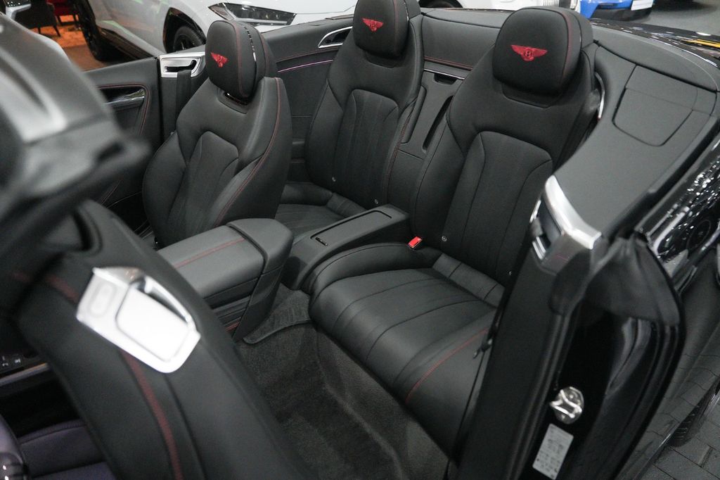 Bentley Continental GTC 2025