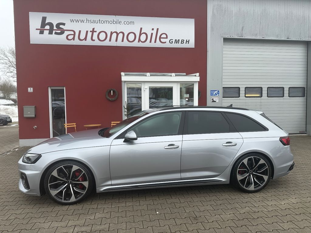 Audi RS4 2022