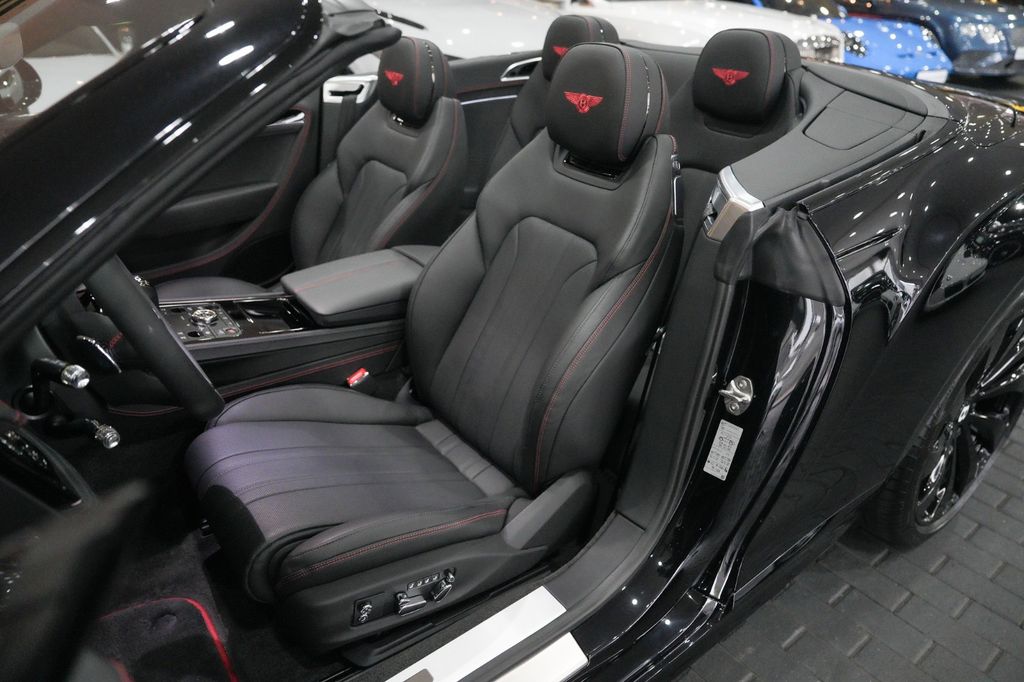 Bentley Continental GTC 2025