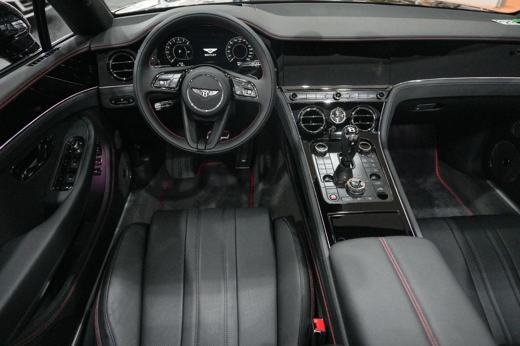 Bentley Continental GTC 2025