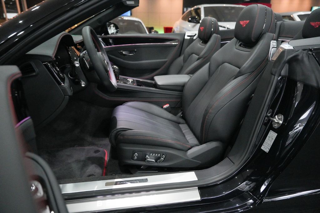 Bentley Continental GTC 2025