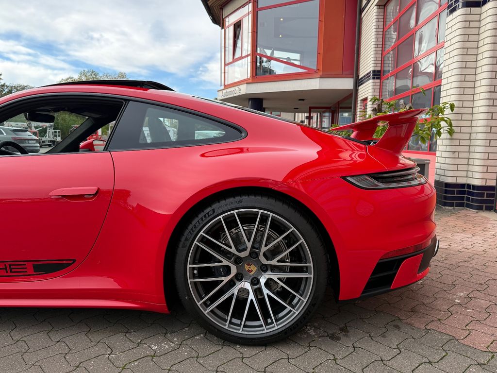 Porsche 992 2025