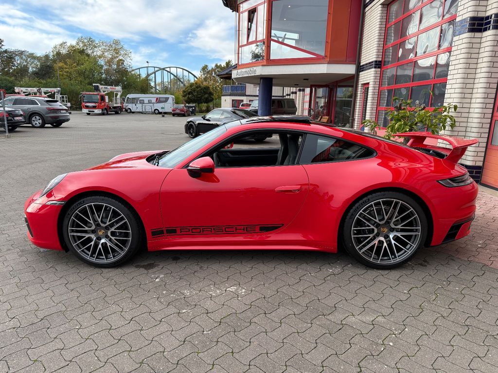 Porsche 992 2025