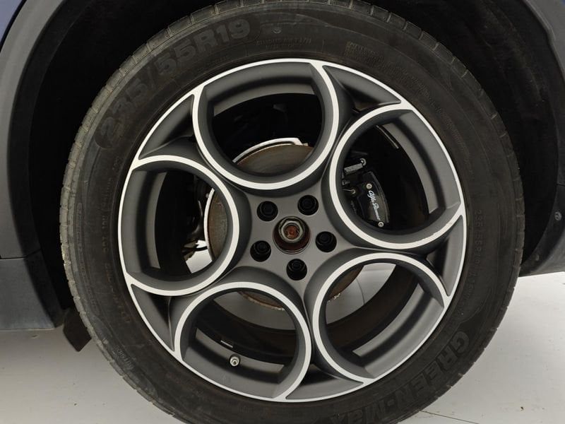 Alfa Romeo Stelvio 2021