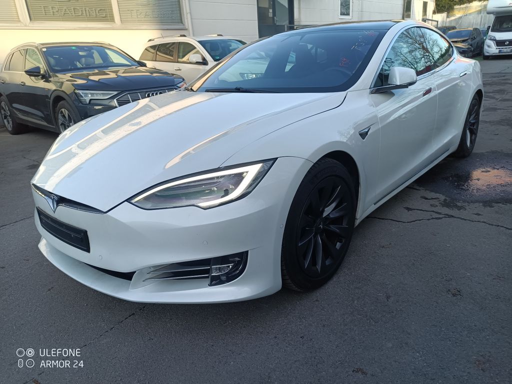 Tesla Model S 2020