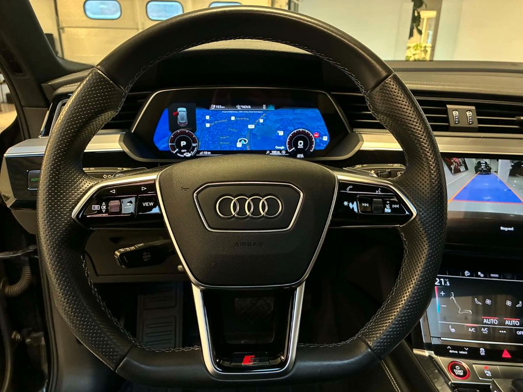 Audi e-tron 2021
