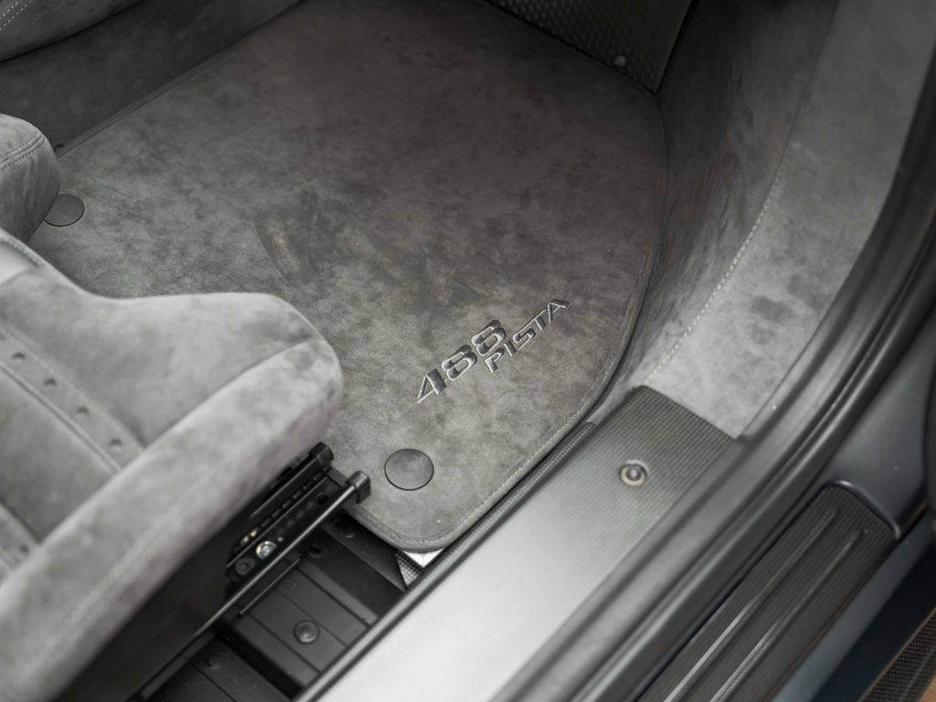 Ferrari 488 Pista 2021