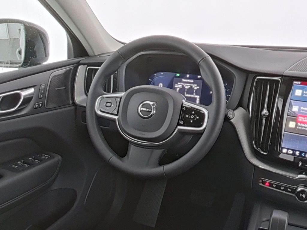 Volvo XC60 2025