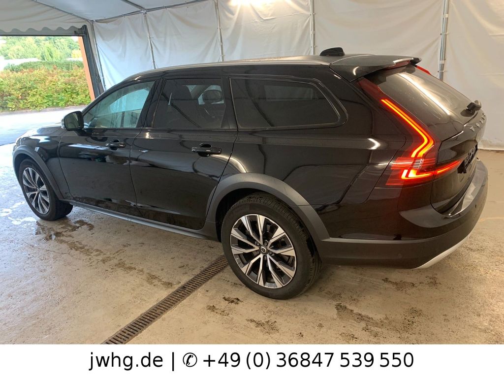 Volvo V90 Cross Country 2022