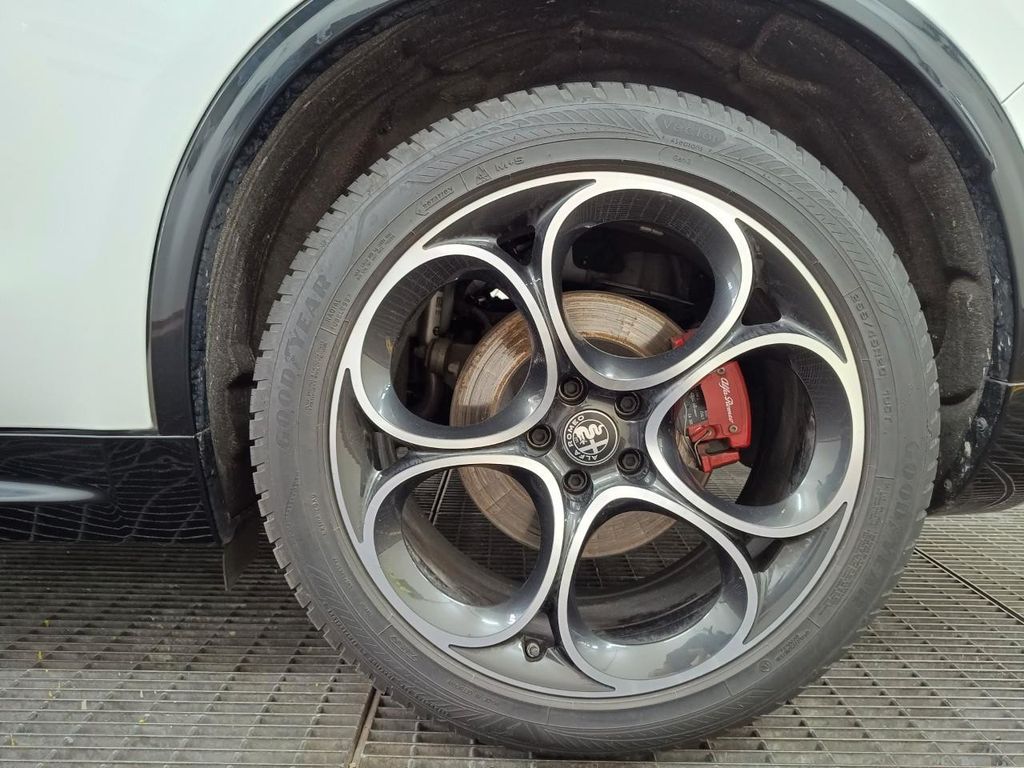 Alfa Romeo Stelvio 2024