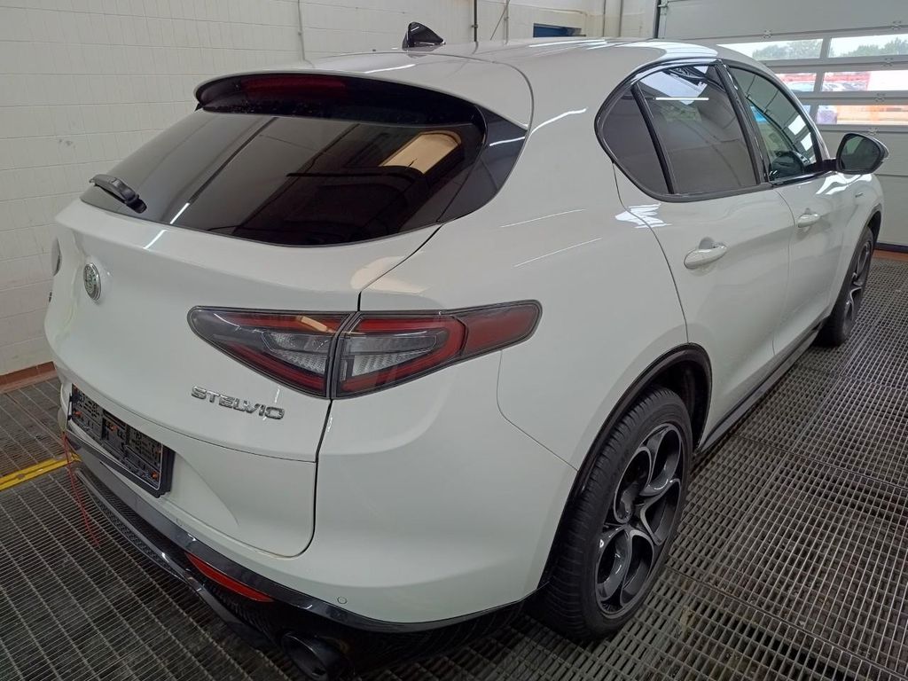 Alfa Romeo Stelvio 2024