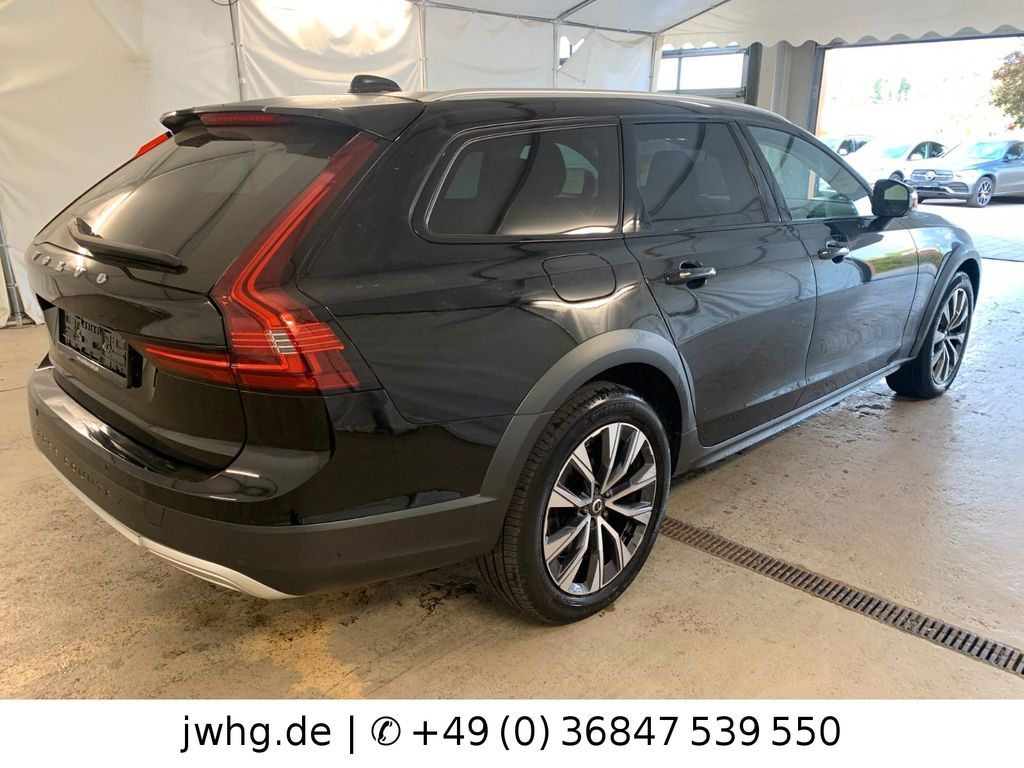 Volvo V90 Cross Country 2022