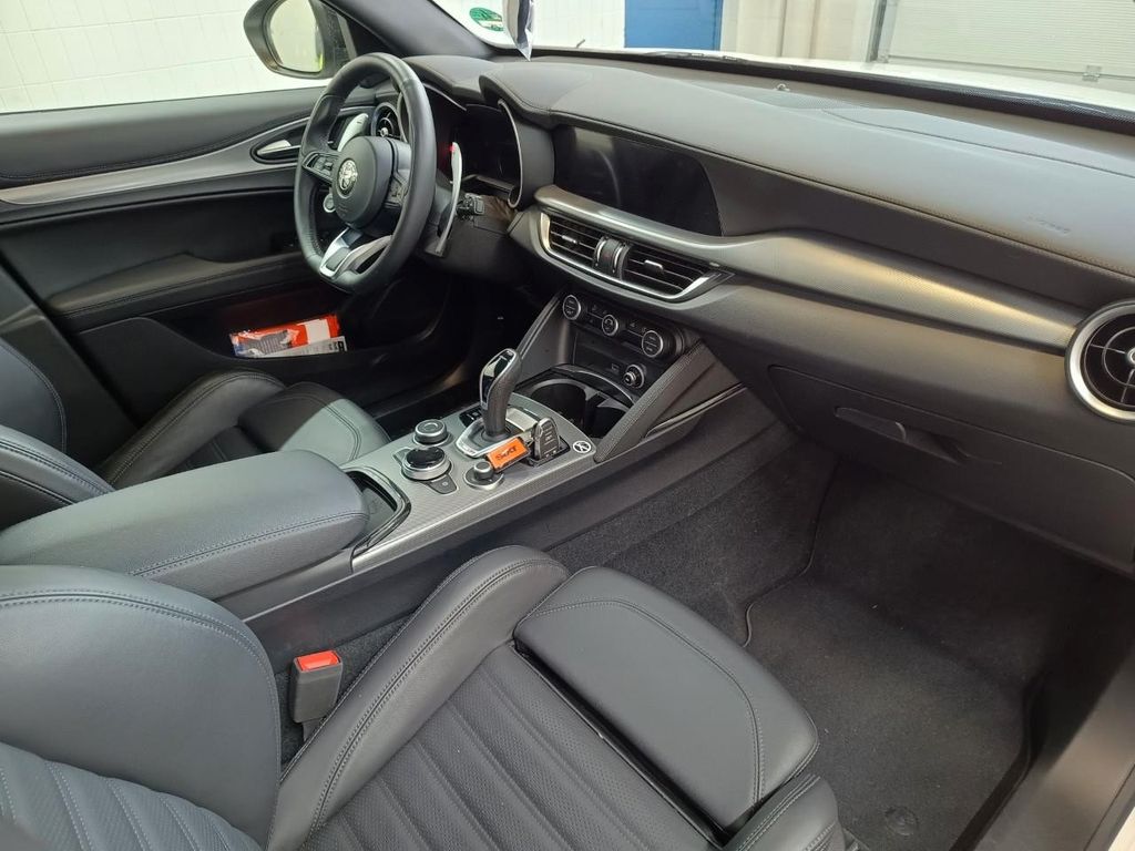 Alfa Romeo Stelvio 2024