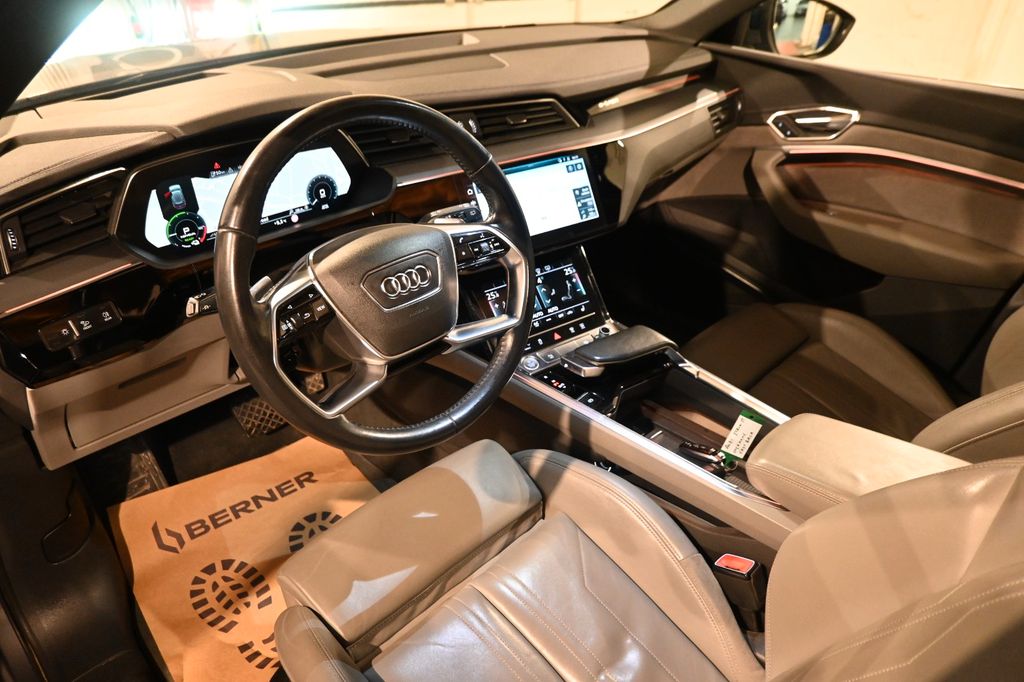 Audi e-tron 2019