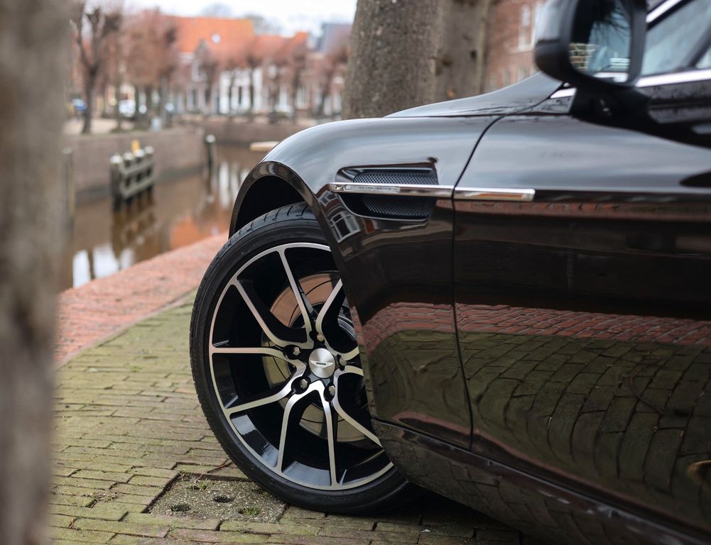 Aston Martin Rapide 2015