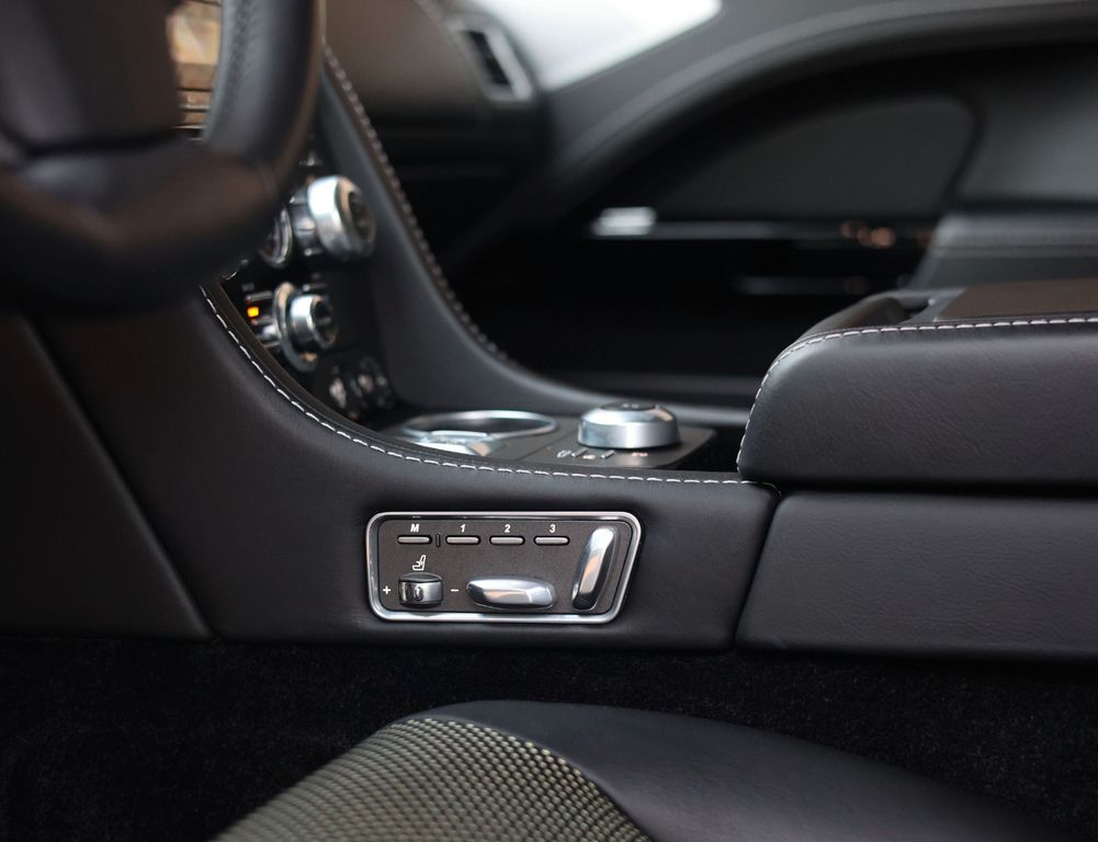 Aston Martin Rapide 2015