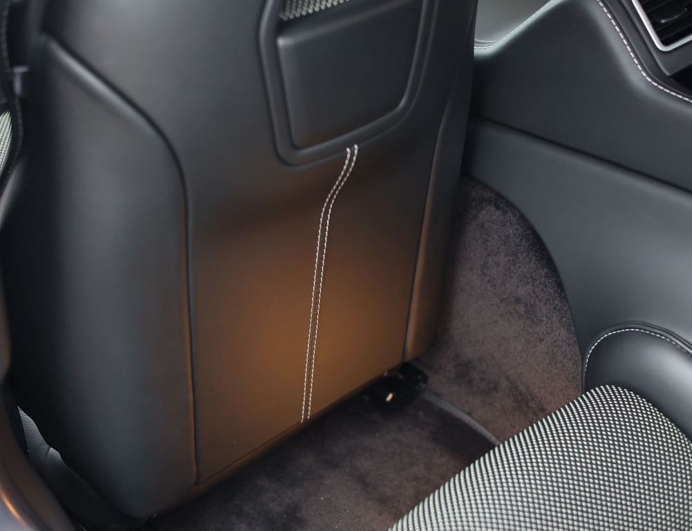 Aston Martin Rapide 2015