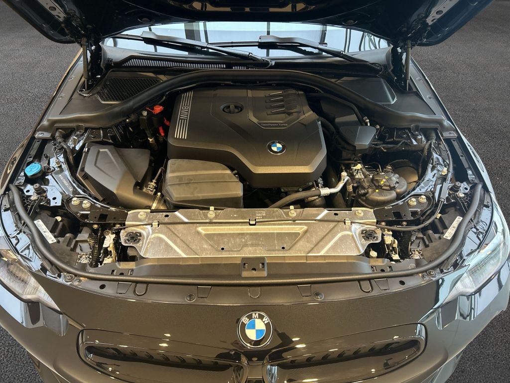 BMW 220 2025