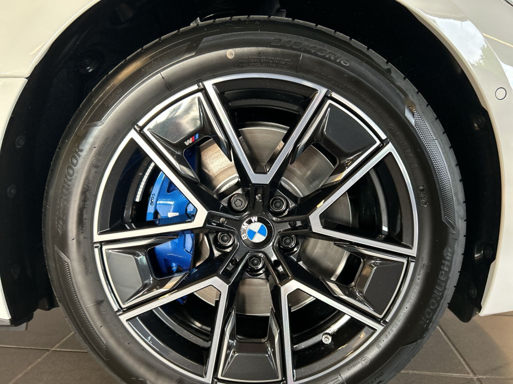 BMW i4 2025