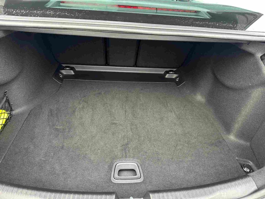 Mercedes-Benz C 200 2025