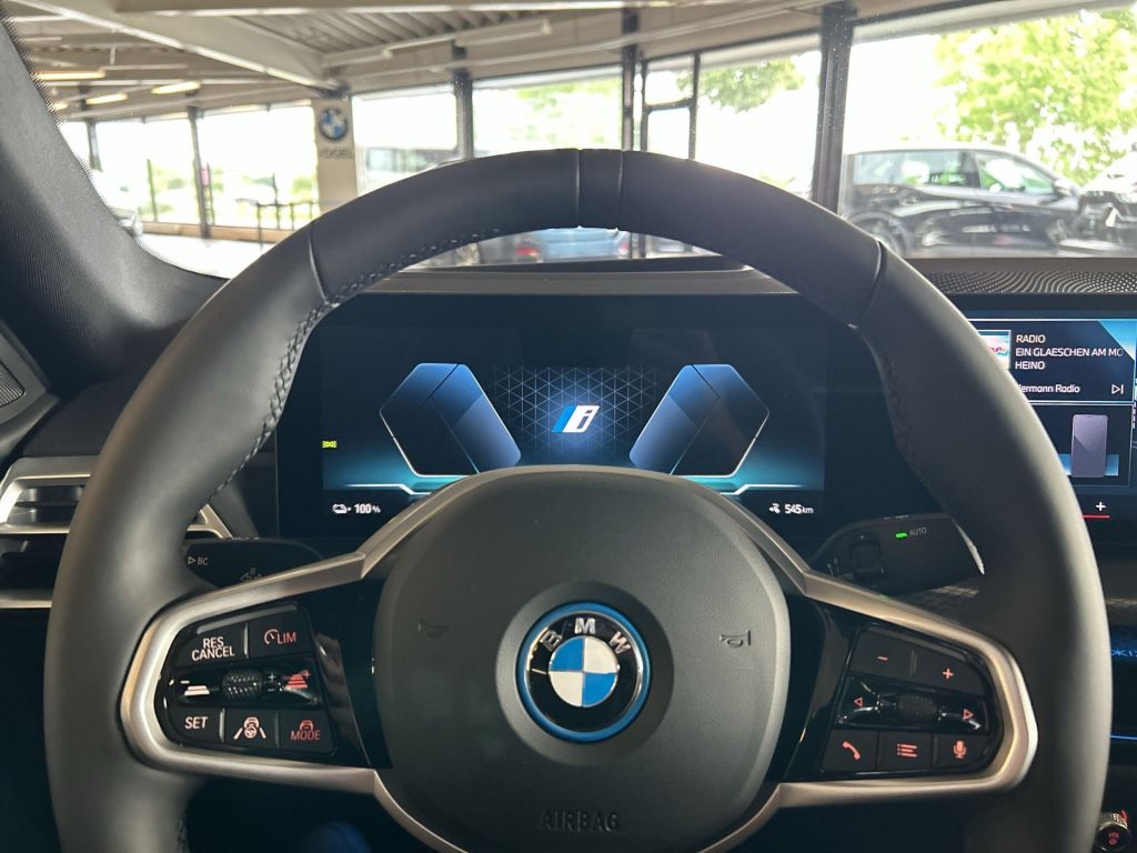 BMW i4 2025