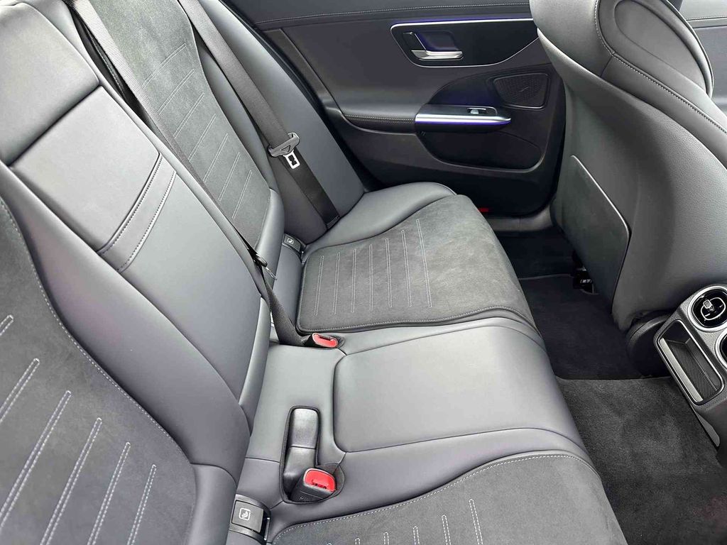 Mercedes-Benz C 200 2025