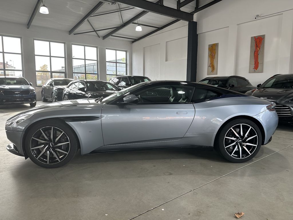 Aston Martin DB11 2018
