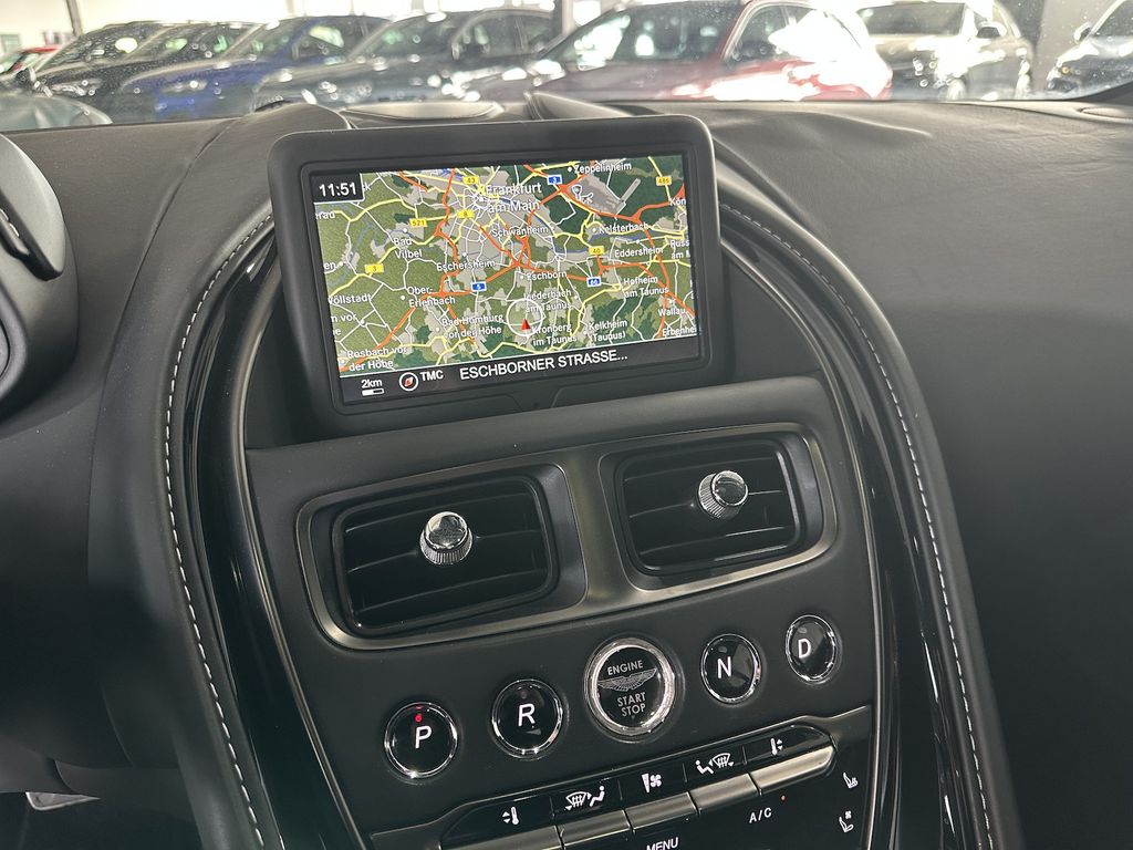 Aston Martin DB11 2018