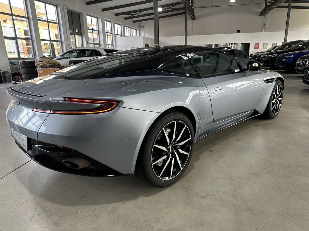 Aston Martin DB11 2018