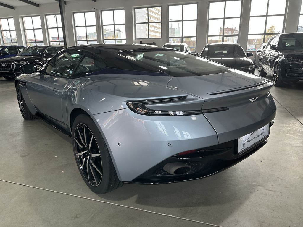 Aston Martin DB11 2018