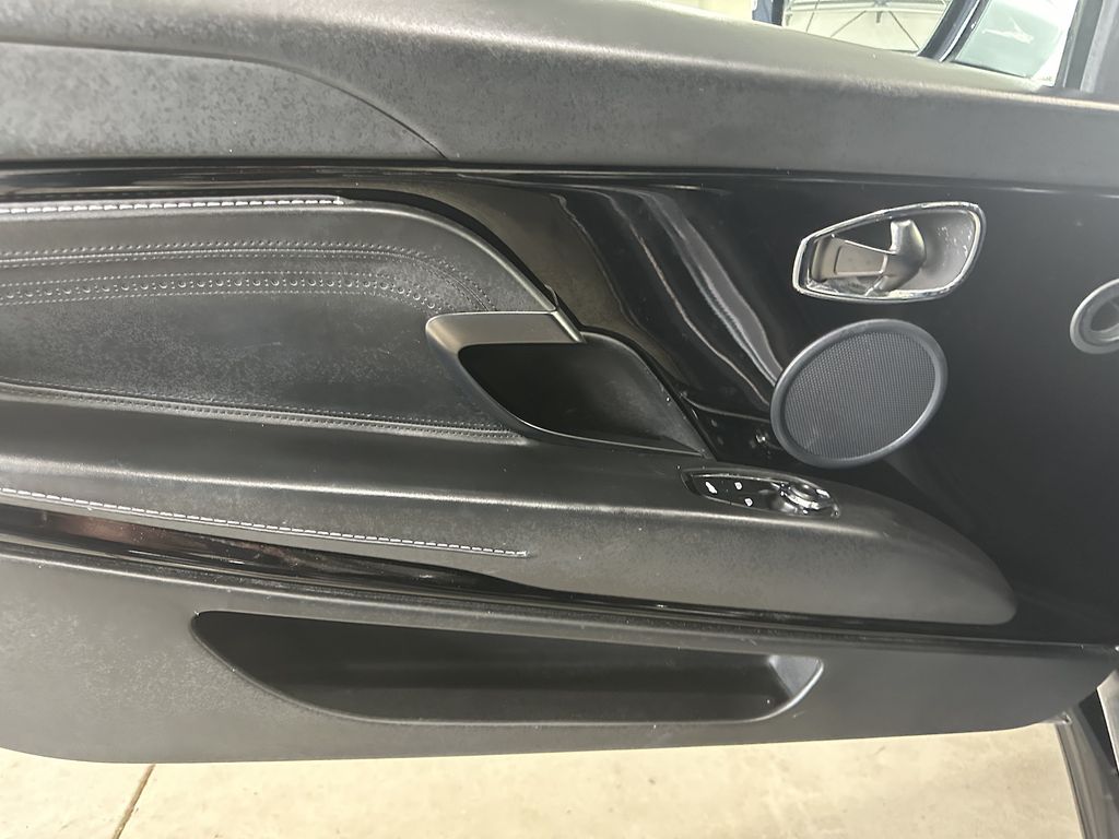 Aston Martin DB11 2018